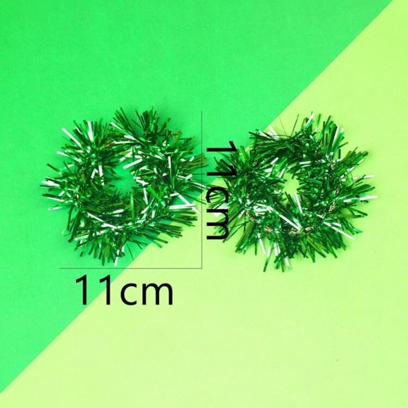 🎄 Awesome Shiny Tinsel Hoop Earrings 🎄 - Picture 4 of 5